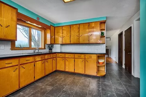 21 Pepin Ave, Easthampton, MA 01027 photo 6