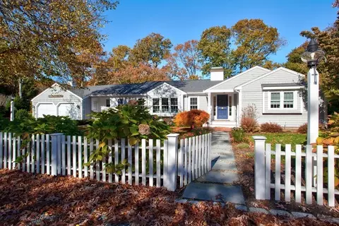 356 Bridge St, Barnstable, MA 02655