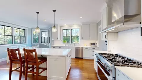 61 Neptune St, Beverly, MA 01915 photo 11