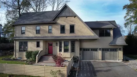61 Neptune St, Beverly, MA 01915