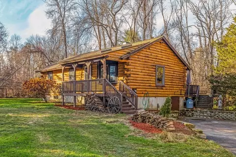 10 Crumhill, Amesbury, MA 01913