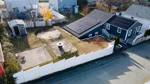 39 Sachem St, Fall River, MA 02724