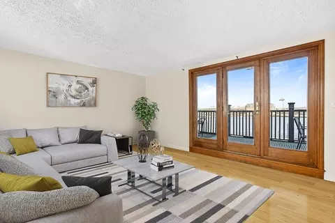 480 Commercial St #5B, Boston, MA 02109