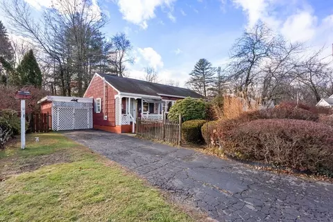 11 Fernwood Rd, Southwick, MA 01077