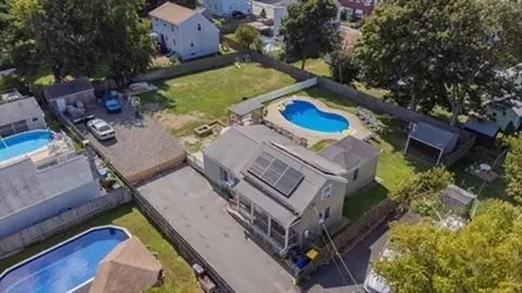 5 Glen St, Fall River, MA 02724