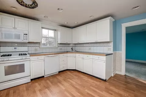36 Belknap St, Dedham, MA 02026 photo 5