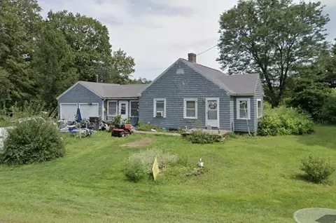 497 Chauncey Walker St, Belchertown, MA 01007