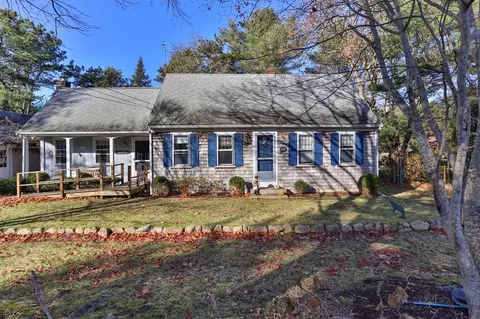 10 Boulder Dr, Dennis, MA 02638