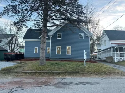 15 W Myrtle St, Orange, MA 01364