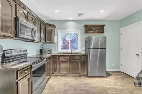 46 Harvard St, Chicopee, MA 01020 photo 5