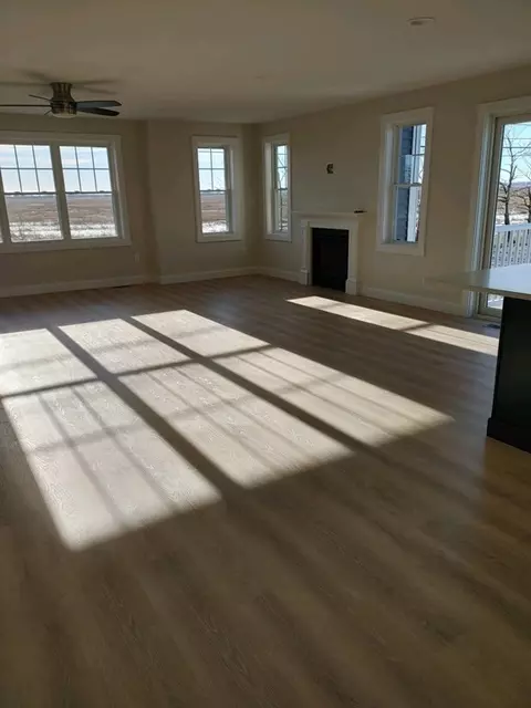 Living - 207 Beach Rd #E, Salisbury, MA 01952 photo 2 of 2