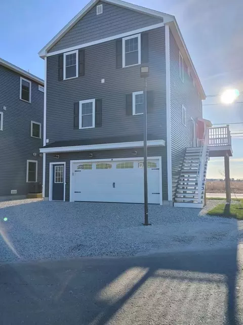 207 Beach Rd #E, Salisbury, MA 01952