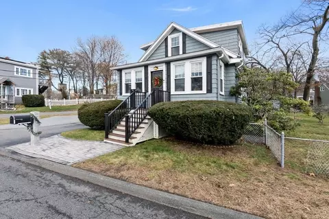 65 Holland St, Saugus, MA 01906