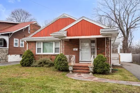 25 Margin St, Peabody, MA 01960