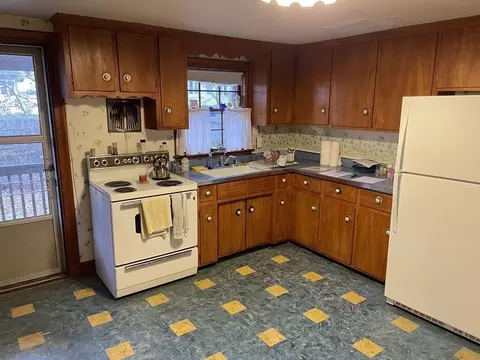 32 Leonard St, Dedham, MA 02026 photo 5