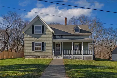 19 Winn St, Wakefield, MA 01880
