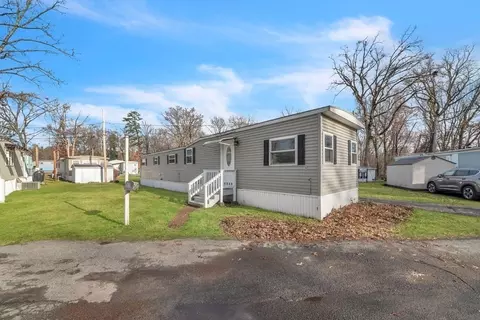 45 Pipit Dr, Chicopee, MA 01020 photo 2