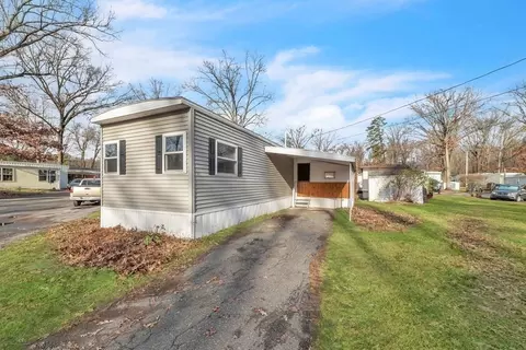 45 Pipit Dr, Chicopee, MA 01020 photo 4