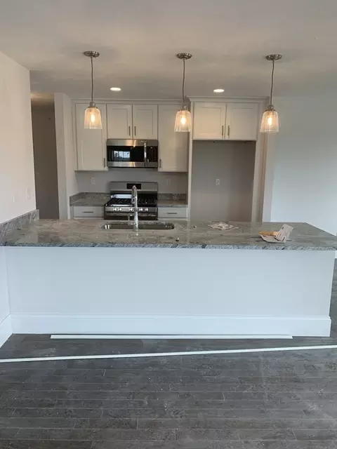 100 Lebaron Blvd #11, Lakeville, MA 02347