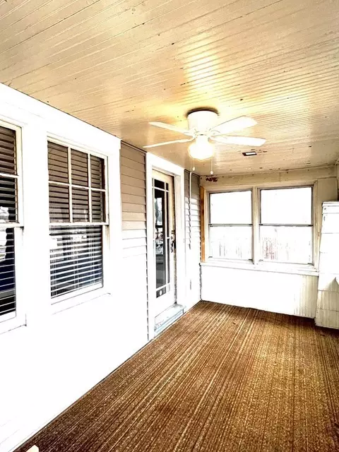 238 Edendale St, Springfield, MA 01104 photo 3