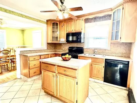 238 Edendale St, Springfield, MA 01104 photo 15