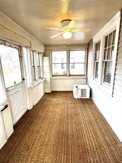 238 Edendale St, Springfield, MA 01104 photo 4