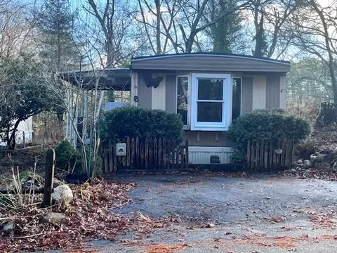 300 Nathan Ellis Hwy #6, Mashpee, MA 02649