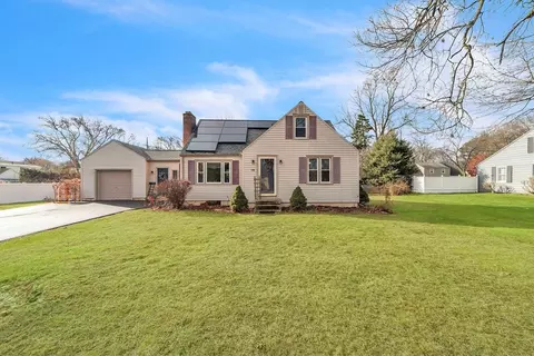 25 Lewis Ave, West Springfield, MA 01089