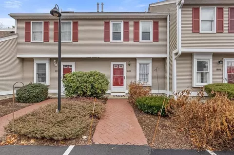 805 Brookline Way #805, Rockland, MA 02370