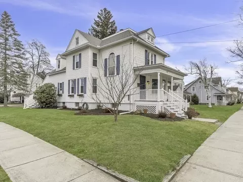 110 Hopkins Pl, Longmeadow, MA 01106