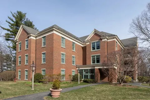 78 Forest Ridge Rd #204, Concord, MA 01742