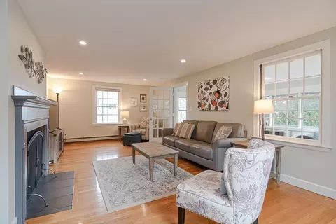 18 Elmwood Ave, Natick, MA 01760 photo 11