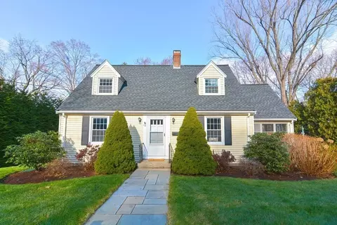 18 Elmwood Ave, Natick, MA 01760