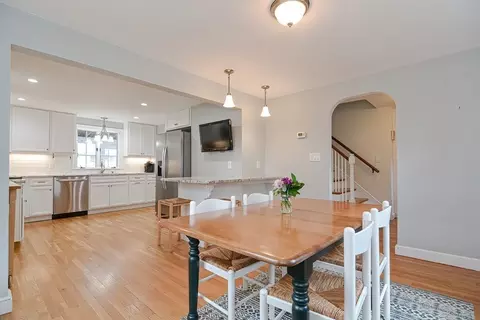 18 Elmwood Ave, Natick, MA 01760 photo 7