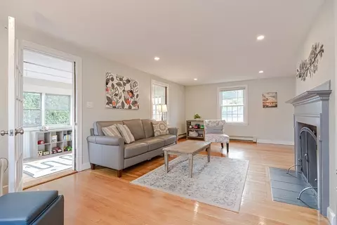 18 Elmwood Ave, Natick, MA 01760 photo 12
