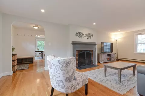 18 Elmwood Ave, Natick, MA 01760 photo 10