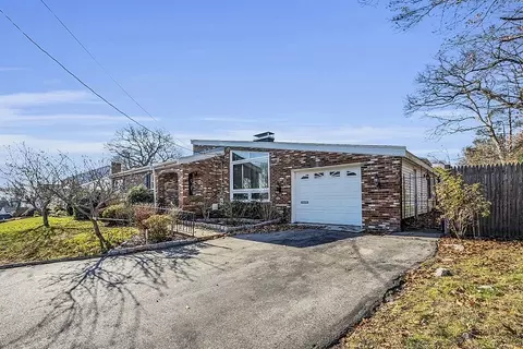 64 Oak Hill Rd, Braintree, MA 02184
