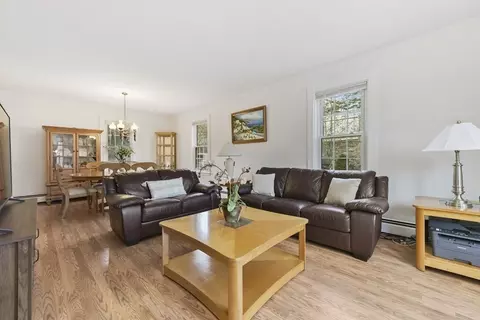 7 Wilson Ave, Dedham, MA 02026 photo 10