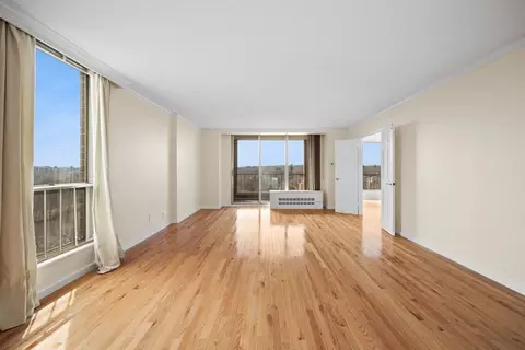 77 Pond Ave #1402, Brookline, MA 02445