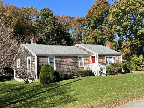 27 Seaview Ave, Marshfield, MA 02050
