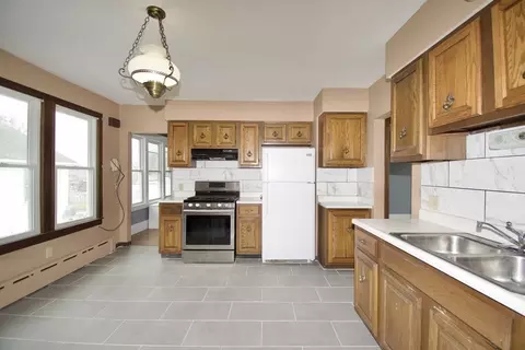 64 Kendall St, Chicopee, MA 01020 photo 22