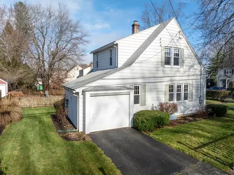 4 Ashbrook St, Springfield, MA 01109 photo 2