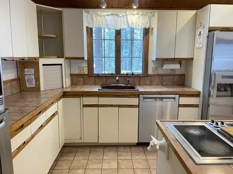 64 James Rd, Hanover, MA 02339 photo 9
