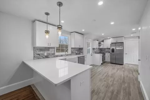 678 N Cary St, Brockton, MA 02302