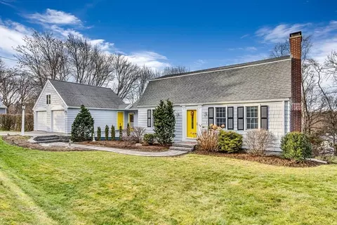 6 Crestview Dr, Westborough, MA 01581