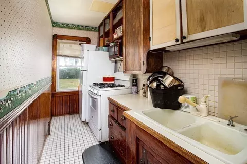 326 Brayton Ave, Fall River, MA 02721 photo 12