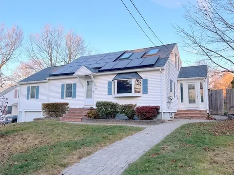 23 Marinel Ave, Chelmsford, MA 01863