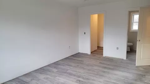 18 Harding St, Chicopee, MA 01013 photo 10