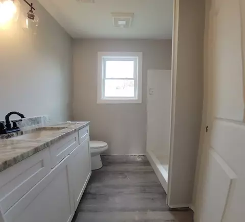18 Harding St, Chicopee, MA 01013 photo 11