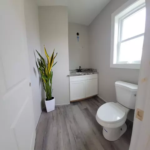 18 Harding St, Chicopee, MA 01013 photo 7